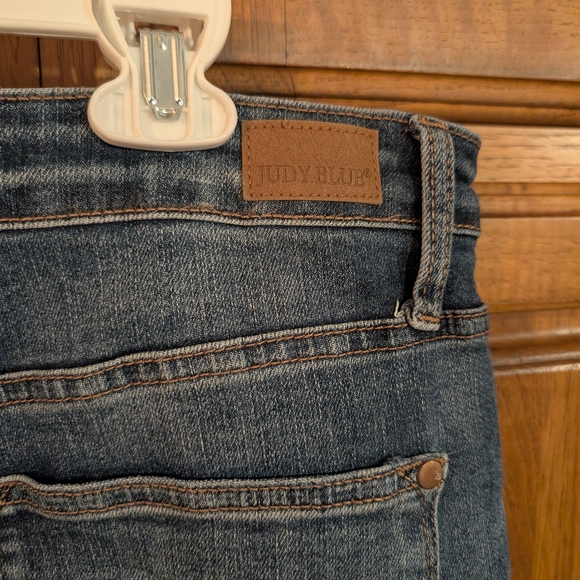 Women's Wide Leg Crop Judy Blue Jeans - Picture 4 of 4